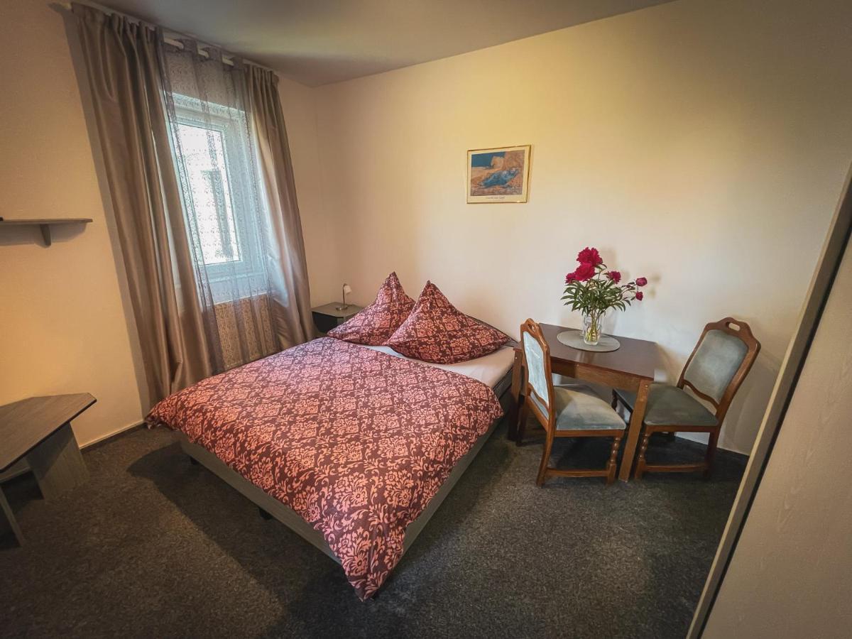 Hotel Apartment Faraon Rumburk Exterior foto